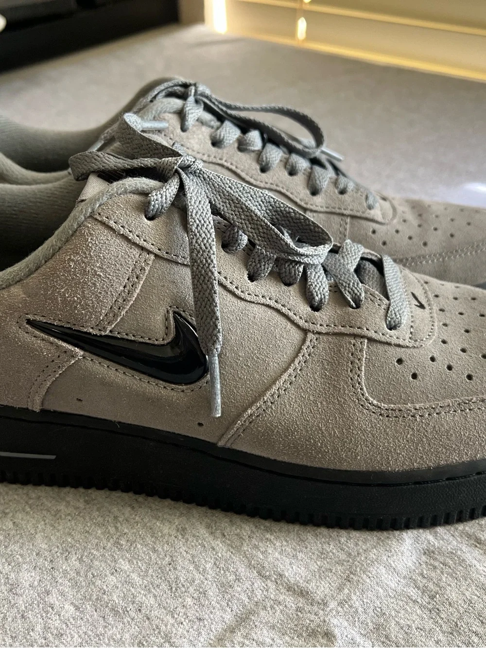 Nike Men’s Suede Sneakers Air Force One in Gray and Black